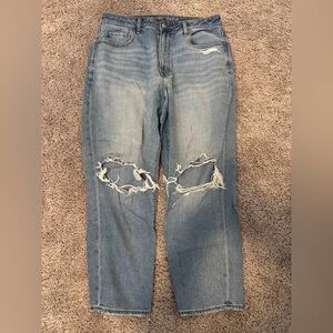 American Eagle mom jean